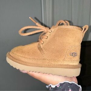 Ugg neumel boot. toddler size 8